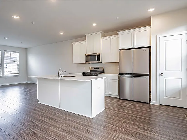 7640 Clayton Ave — Photo 9
