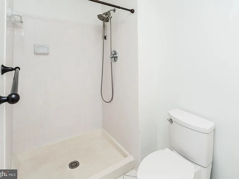 933 S Rolfe St #2 — Photo 16