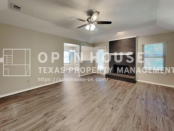 3rd image of 2613 Forestview Dr