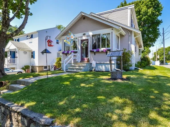 156 Roosevelt Rd, Weymouth, MA 02188