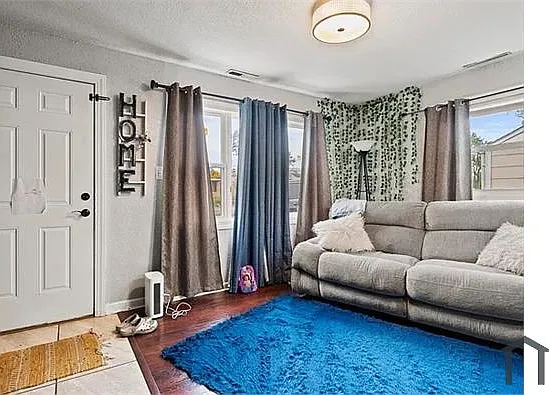 3 bed, 755 sqft, $1,250 — Photo 3