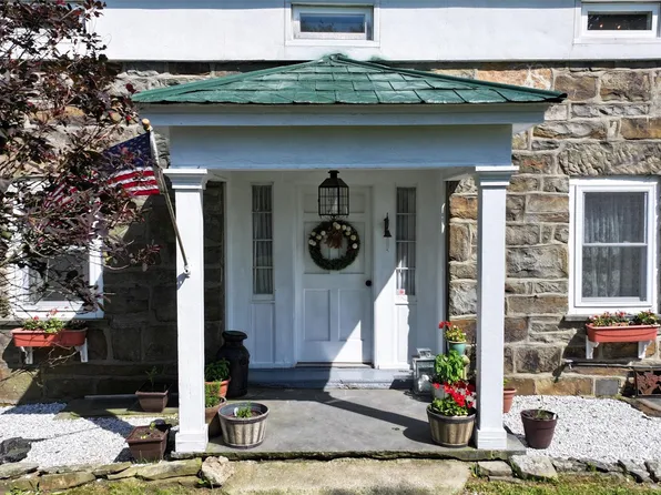 321 Crans Mill Road, Pine Bush, NY 12566