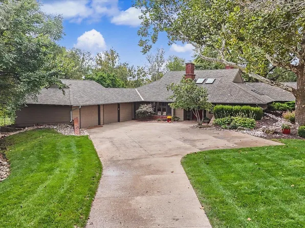 3601 Quail Creek Ct, Lawrence, KS 66047