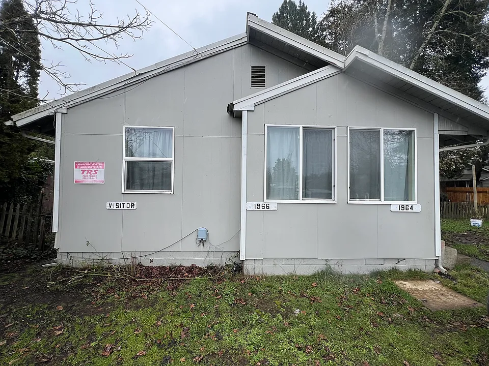 1966 Yew St SE