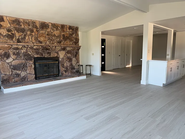10411 Glory Ave — Photo 4