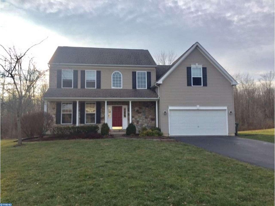 1st image of 212 Hidden Creek Dr