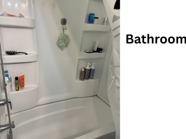 5142 NE 6th Ct, Des Moines, IA 50313