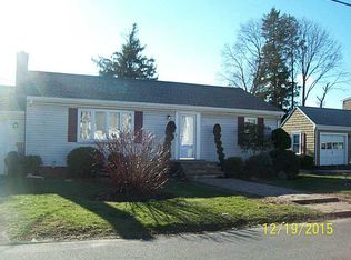19 Merritt Rd, Riverside, RI 02915