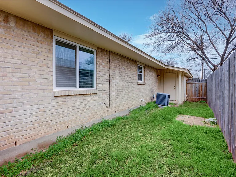 2701 Saint Edwards Cir #A — Photo 13
