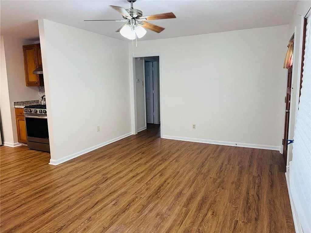 3 bed, 834 sqft, $1,450 — Photo 4