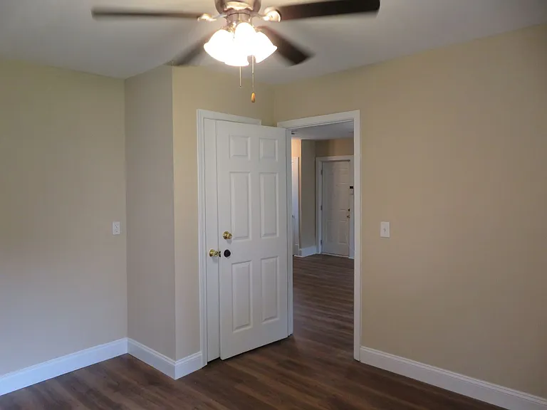 331 Glenwood Ct — Photo 10
