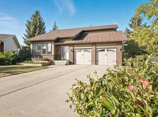 30 E Comfort Close, Red Deer, AB T4P2T7