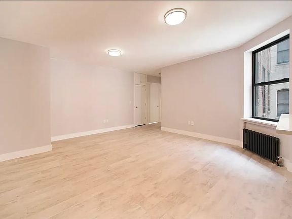 4th image of 502 W 152nd St #6