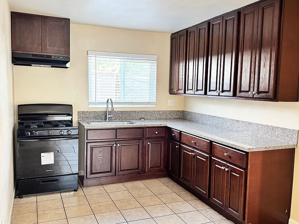 1st image of 127 E Louise St #3