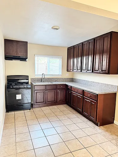 127 E Louise St #3 Photo 1