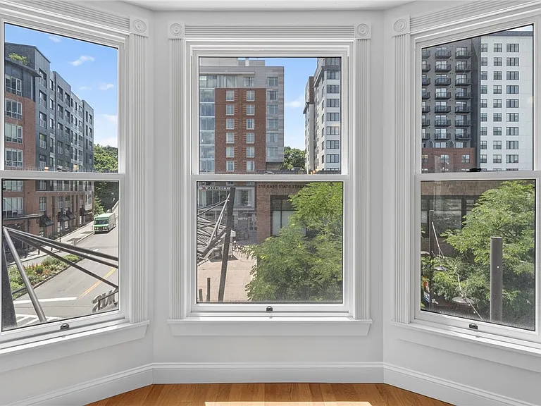224 E State St — Photo 25