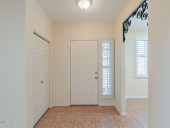 5th image of 452 W Elkhorn Ct
