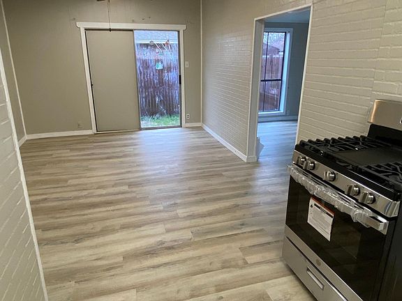 2nd image of 105 S 3rd St