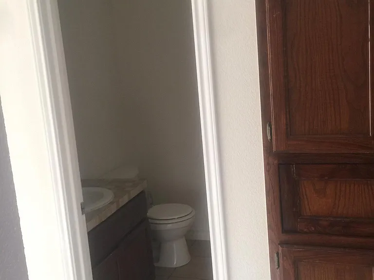 5005 San Francisco Ave — Photo 2