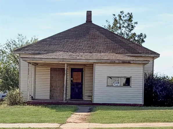 409 N 6th St, Sayre, OK 73662