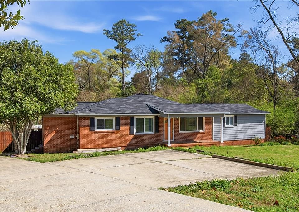 1st image of 4404 Summerville Rd