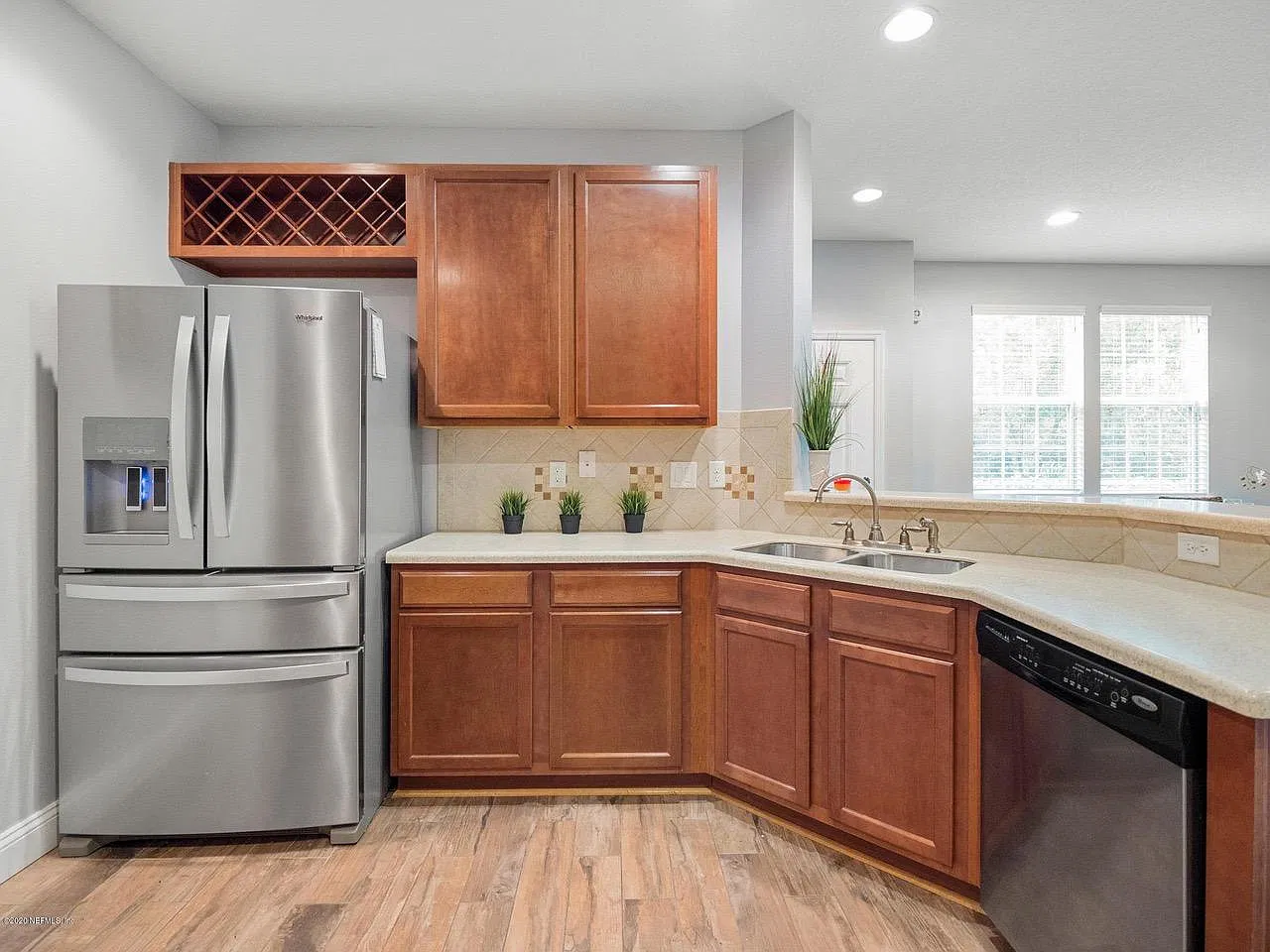 3 bed, 1767 sqft, $2,400 — Photo 4