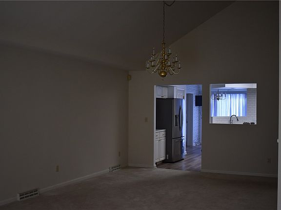 4th image of 187 Rural Ave S