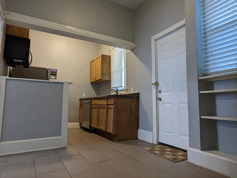 1115 N Crawford St #2 — Photo 7