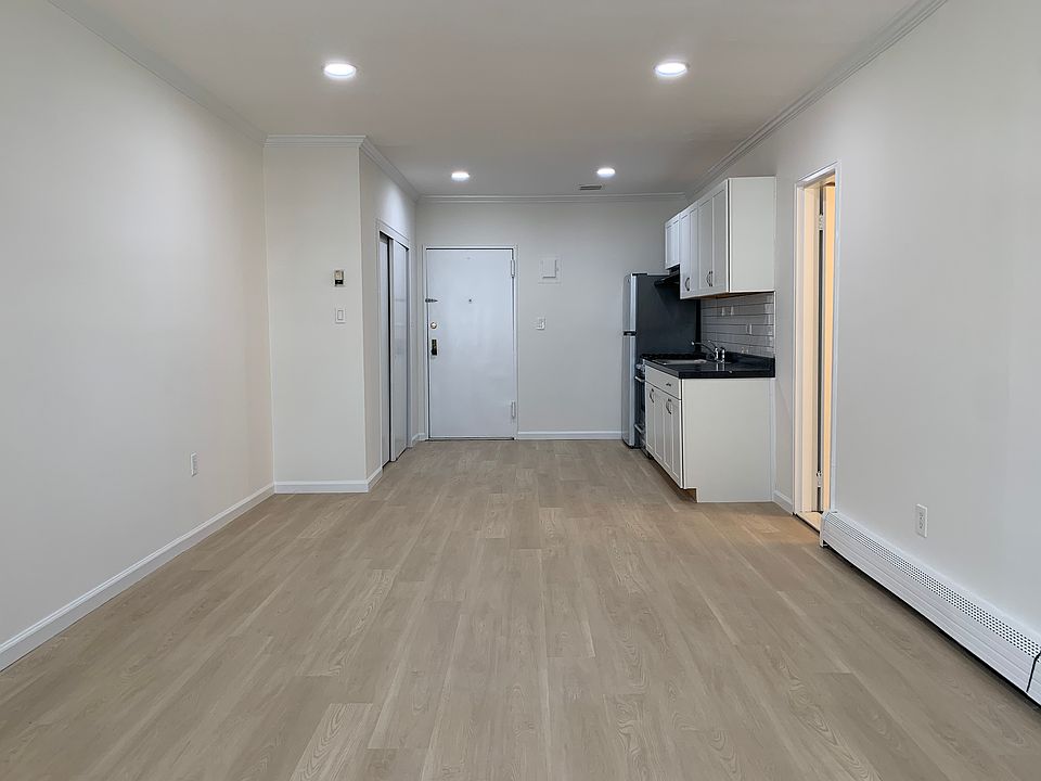 1st image of 21-29 Audrey Ave #2