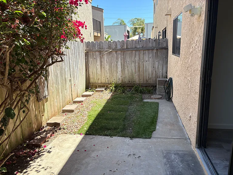 216 Venice Ave #1 — Photo 3