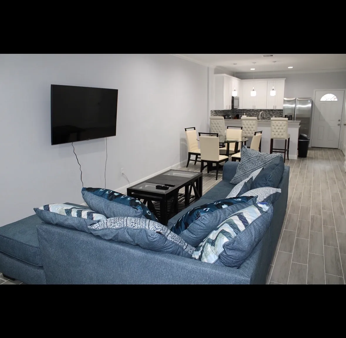 2 bed, 2.5 bath, 1500 sqft, $2,000 — Photo 3