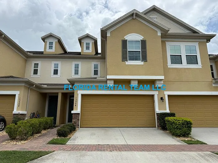 13504 Fountainbleau Dr