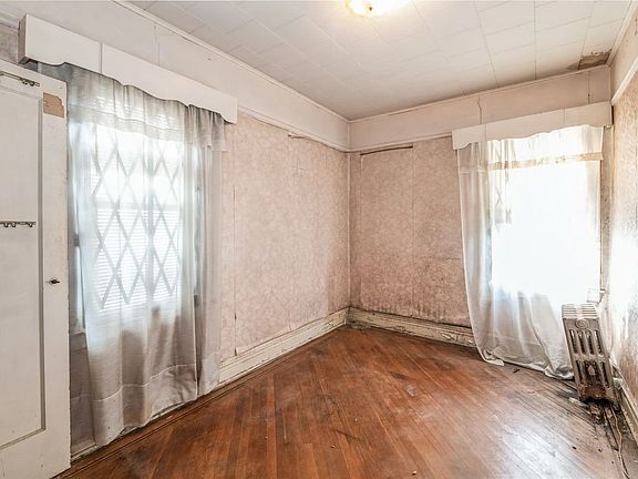 5th image of 10150 94th St