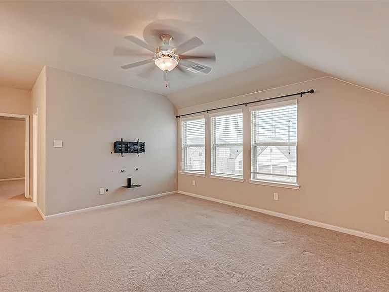 2111 Post Oak Ct — Photo 29