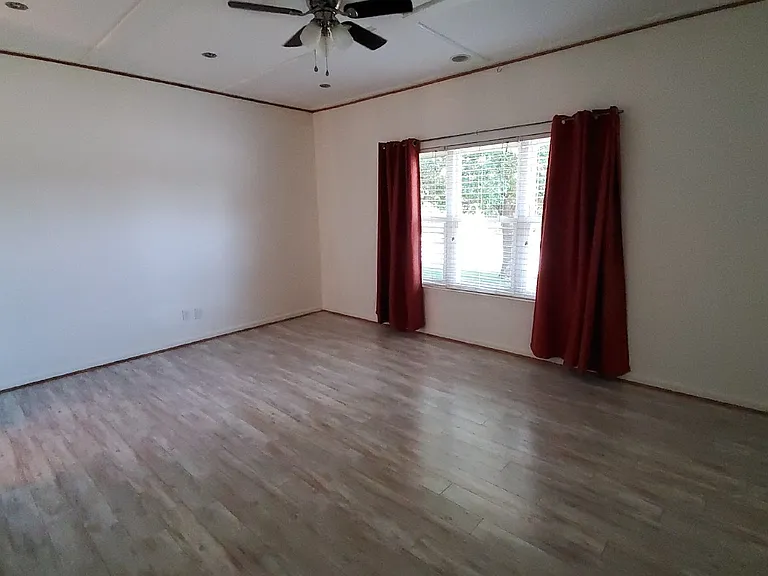 2027 Parkside Ct — Photo 6
