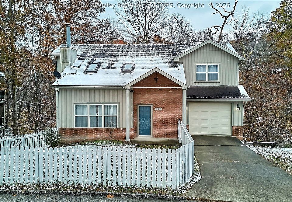 1st image of 820 Gordon Dr