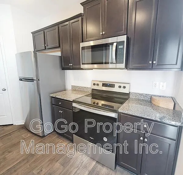 1355 Wunder Way — Photo 4
