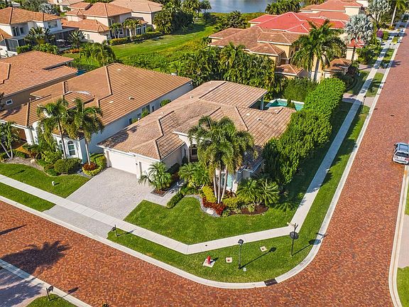 4th image of 6359 Bellamalfi Street