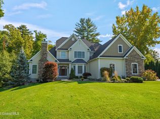 240 Menlo Park Rd, Niskayuna, NY 12309