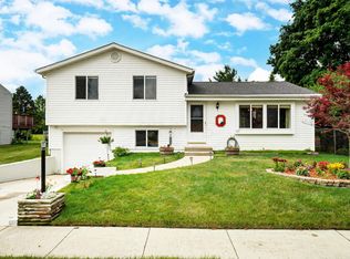 711 Lakefield Dr, Galloway, OH