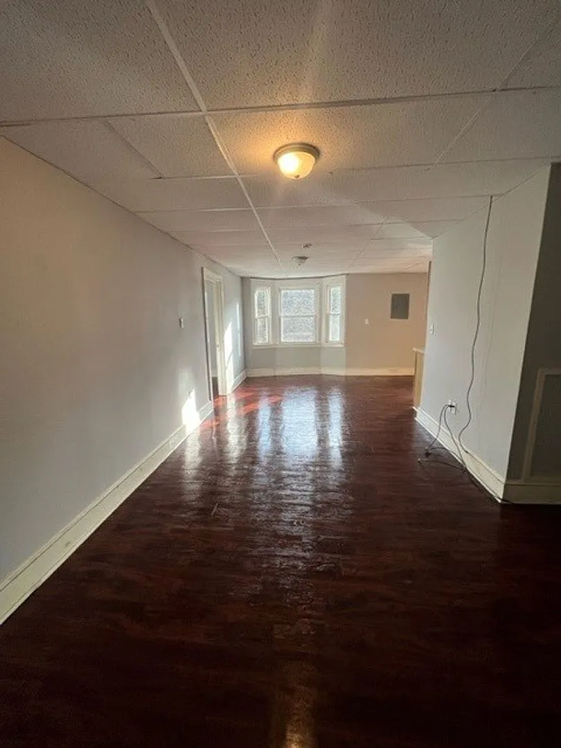 10 Valley Street — Photo 4