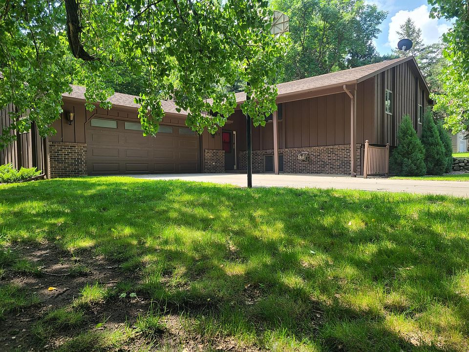 1st image of 211 Orlano Ave N