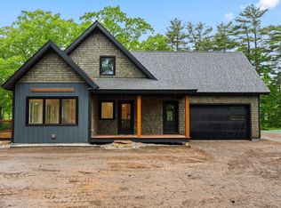 254 Mountain Rd, Cape Neddick, ME 03902