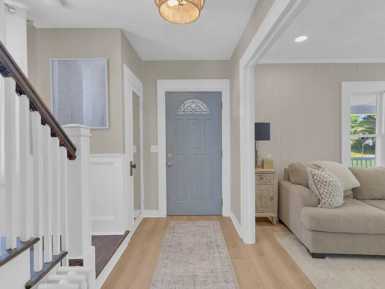 44 Hazelwood Ave — Photo 19
