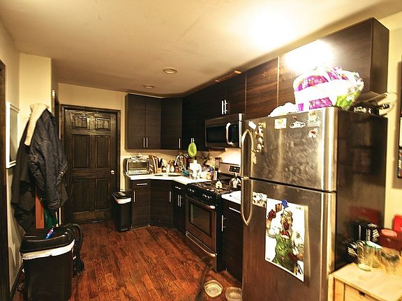 5th image of 354 Vernon Ave APT 1