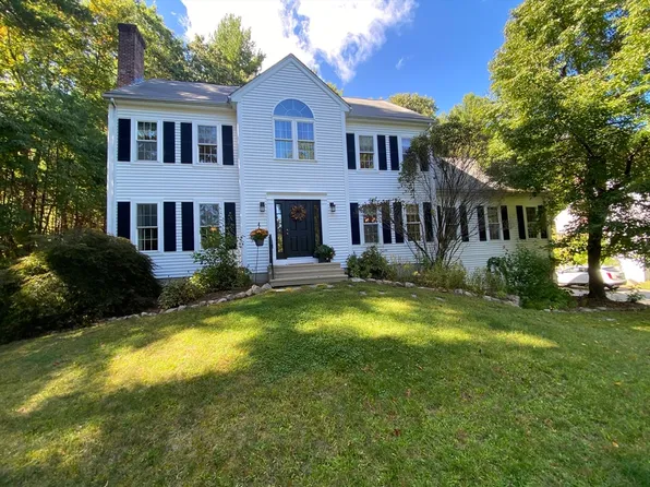 217 Brookway Dr, Northbridge, MA 01534