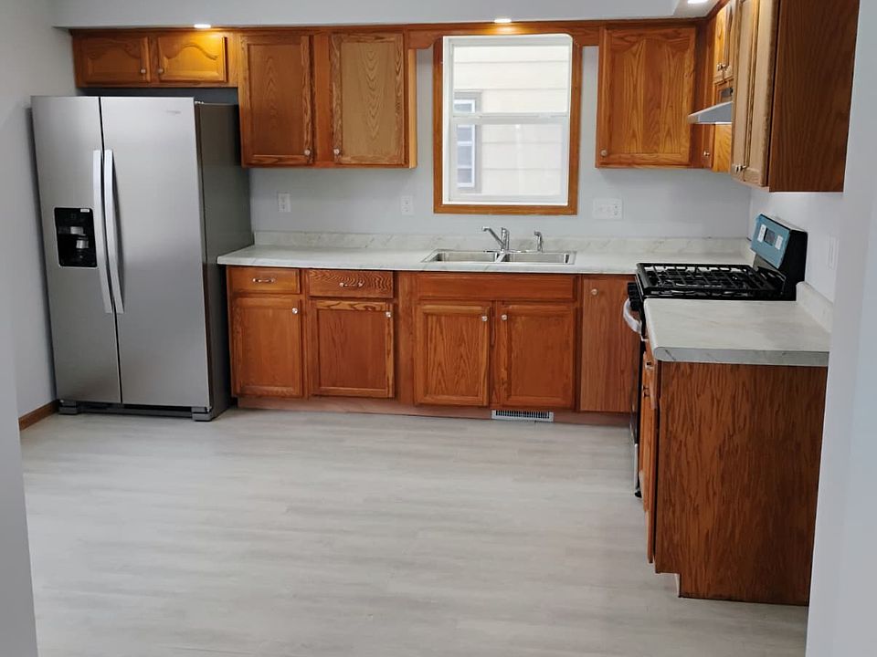 1st image of 1801 14th Ave S #5