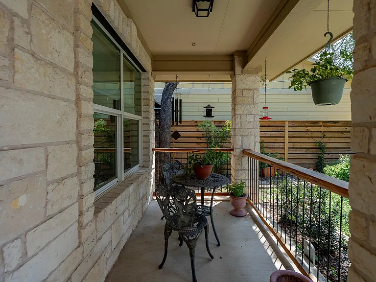 1109 Delmar St — Photo 2