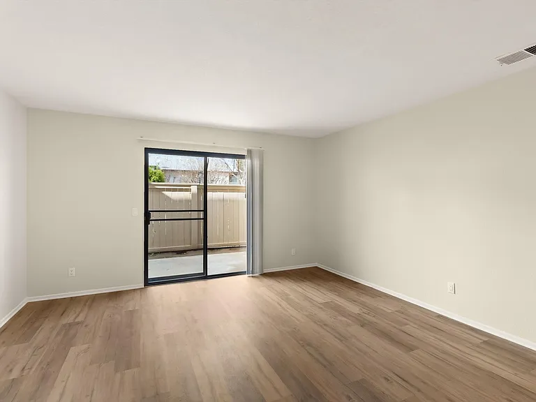 Parkview Palms Apartments- Riverside, CA — Photo 21