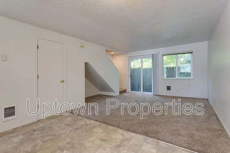 2 bed, 1.5 bath, 1000 sqft, $1,595 — Photo 2